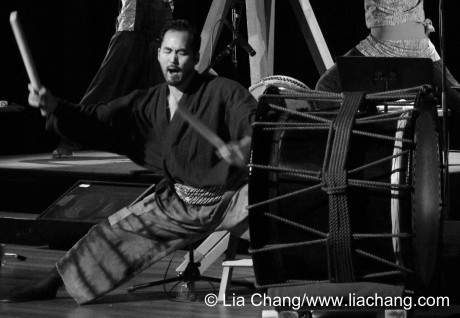 Taiko drummer Kaoru Watanabe © Lia Chang/www.liachang.com