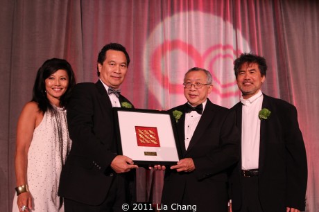 Tamlyn Tomita, Ken Lee, OCA National President, Dr. Bobby Fong, 2011 OCA Pioneer Award honoree and playwright David Henry Hwang.  Photo by Lia Chang