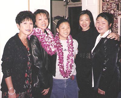 (l-r) Bev Umehara with daughters Tami Chang, Karina Umehara, Lia Chang and Marissa Chang-Flores in San Francisco c1998.