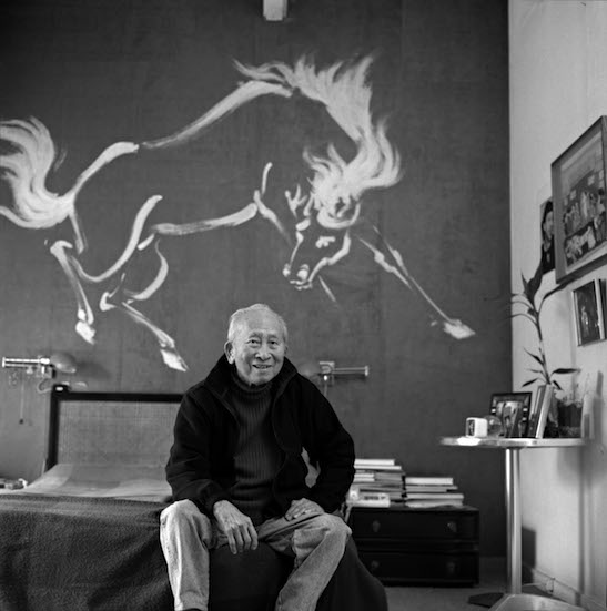 Tyrus at his home in Sunland, CA 2004. Photograph by Peter Brenner, courtesy of the Museum of California Art and Design (MoCAD)